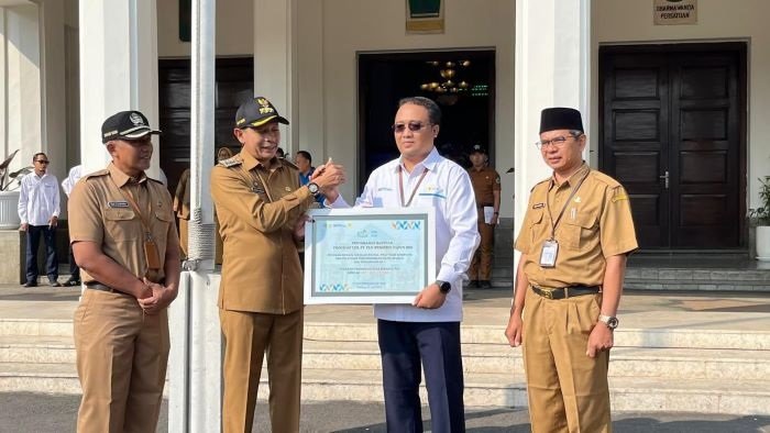 PLN Bantu Digitalisasi dan Pengembangan UMKM Batik SDN 1 Tunjungsekar