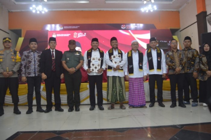 KPU Sampang Gelar Pengundian dan Penetapan Nomor Urut Paslon, JIMAD 02 dan Mandat 01
