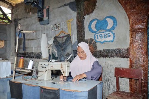 Nasabah PNM Mekaar Mengajar dan Berkarya, Mewujudkan Impian di Bantar Gebang