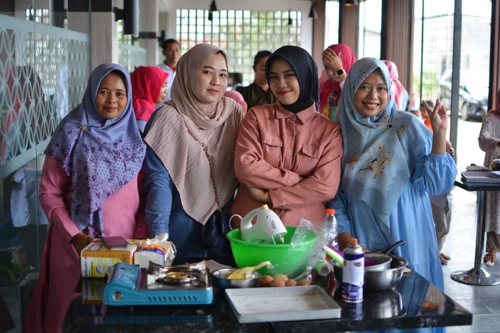 PWI Tuban Gelar Pelatihan Membuat Kue untuk Istri Wartawan, Dorong Kemandirian Ekonomi