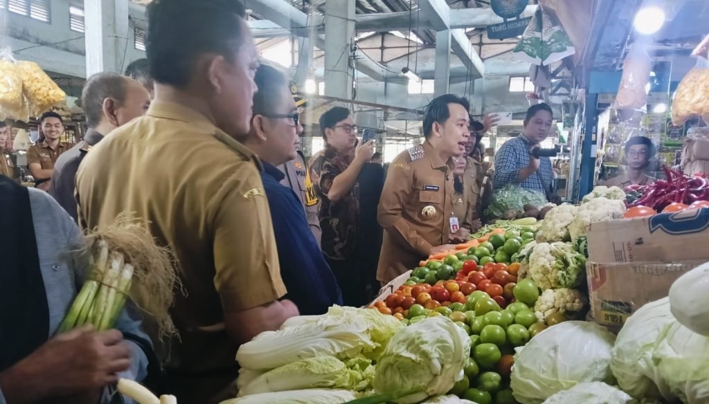 Bupati Fawait Dorong Penguatan UMKM dan Sektor Informal di Tengah Gejolak Ekonomi Global