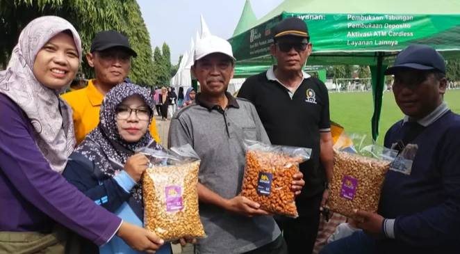 Pemdes Tampingmojo Sulap Lapangan Desa Jadi Sentra UMKM