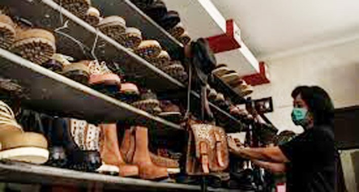 UMKM Sepatu Kulit di Kepanjen Terpukul Pasca Pandemi