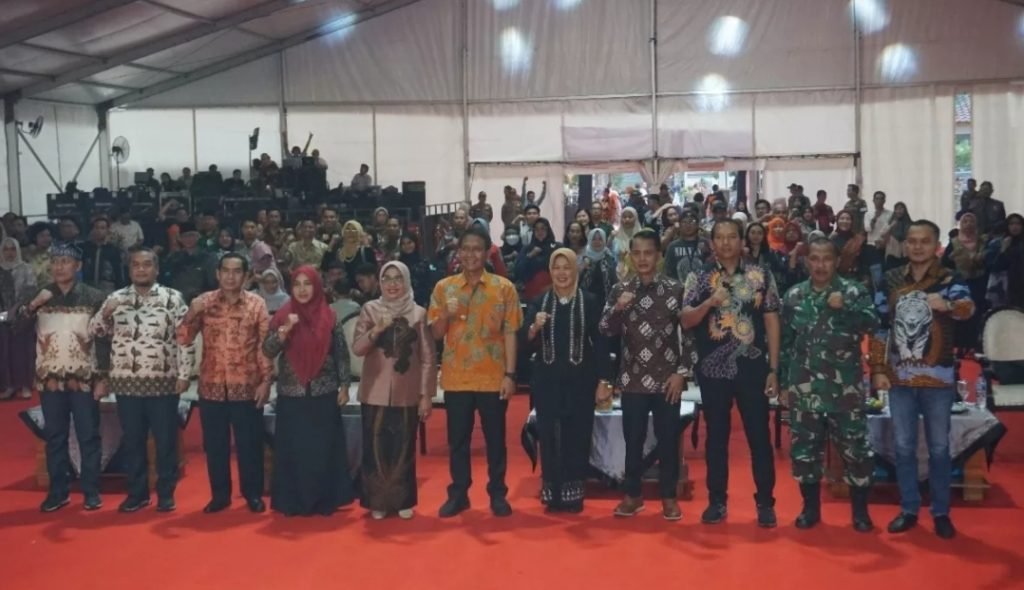 BWBF 2025 Resmi Ditutup, Bupati Bojonegoro Harap Lahir Desainer Batik Muda Berbakat