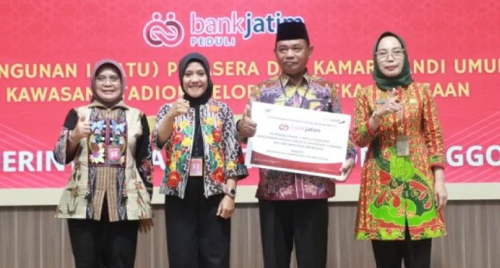 Bank Jatim Serahkan CSR untuk Pamekasan dan Probolinggo: Dukung UMKM, Infrastruktur Publik, dan Pendidikan