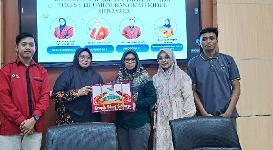 Umsida Dampingi UMKM Perikanan Rangkah Kidul, Dorong Pemulihan Ekonomi Desa