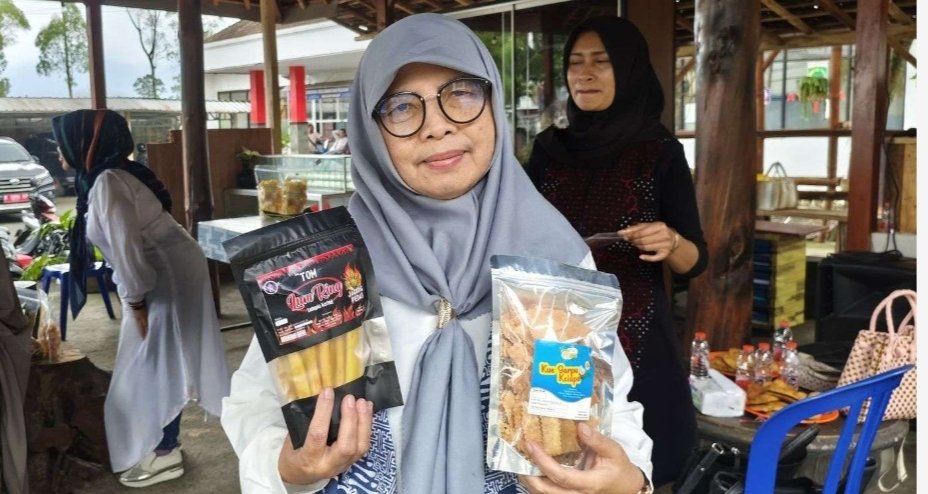 Jumaika Bangkitkan UMKM Kuliner Desa Ngeroto Lewat Inovasi Lumpia Jagung Sitom