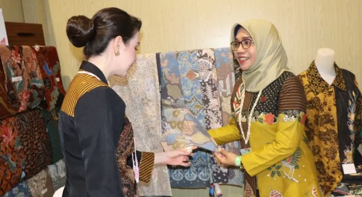 Stand Dekranasda Bojonegoro Curi Perhatian di HUT ke-45 Dekranasda Nasional di Balikpapan