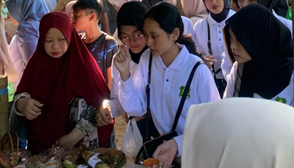 PKC Sumenep Dorong UMKM Lokal Lewat Promosi Wisata Kuliner Tradisional di Pasar Kebun