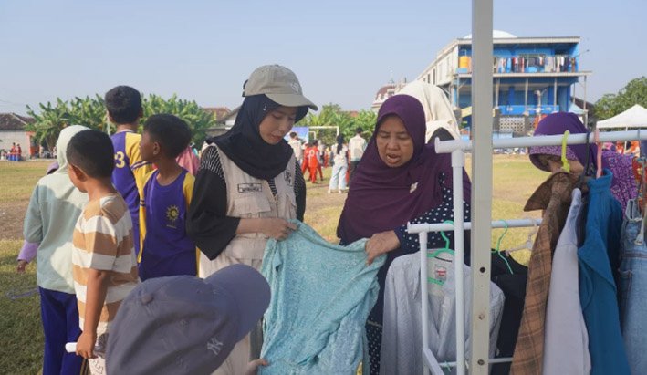 SALMON FEST 2025: FPK Unair Dorong UMKM Penatarsewu Lewat Bazar dan Jalan Sehat