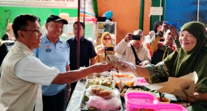 Kejari Kota Malang Kunjungi Pasar Klojen, Dukung UMKM Lokal Tumbuh dan Naik Kelas