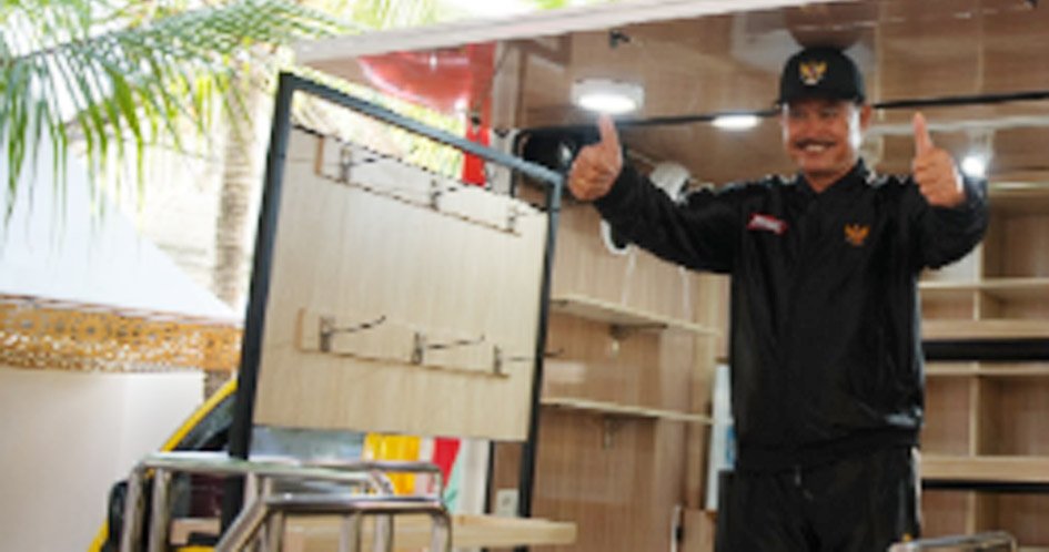 Dongkrak Produk Lokal, Wali Kota Madiun Luncurkan Mobil Toko UMKM