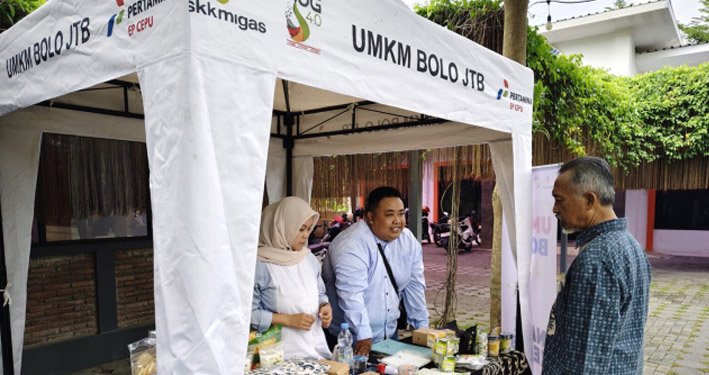 Guru Besar IPB Kunjungi Stand UMKM Bolo JTB: Dorong Inovasi Pangan dan Kemasan Berkelanjutan di Bojonegoro