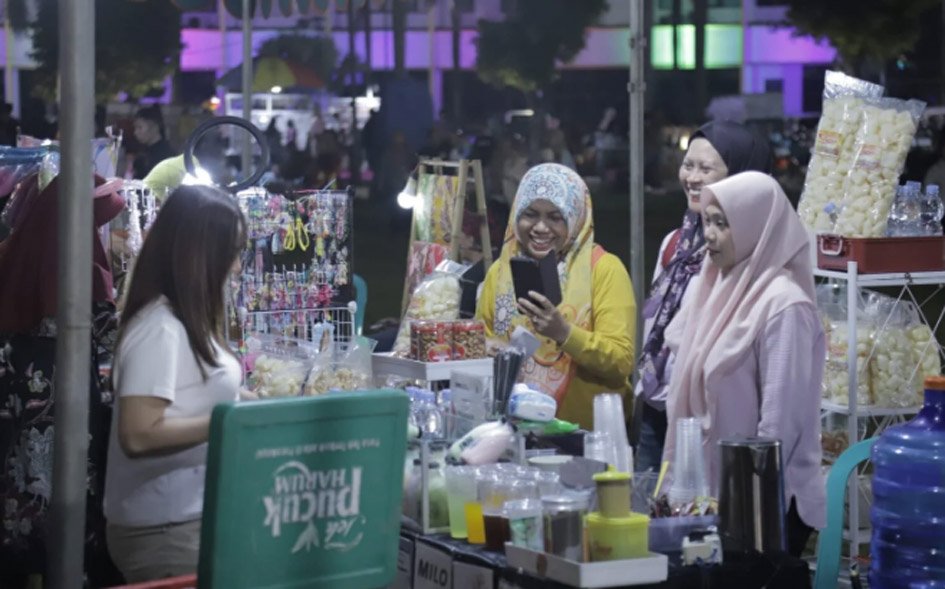 Jember Culture & UMKM Viral 2025, Ribuan Warga Padati Alun-Alun Jember Saksikan Pementasan Budaya dan Bazaar UMKM