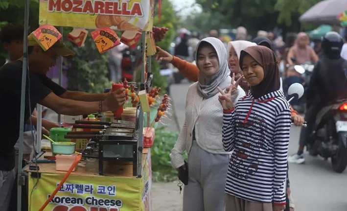 Bazar Takjil Dawarblandong Ramai, 35 UMKM Dongkrak Ekonomi Warga