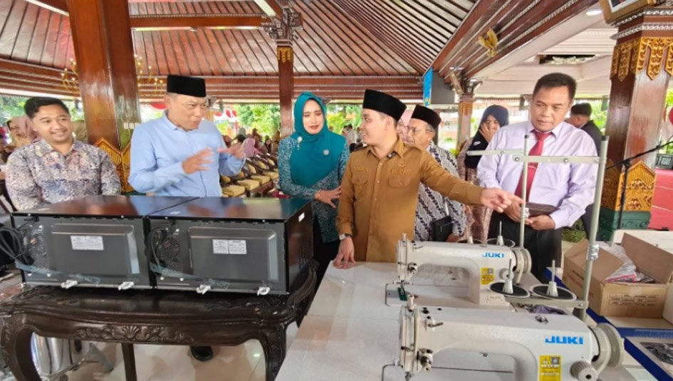 Setahun Kepemimpinan Bupati Mojokerto, Ratusan UMKM Naik Kelas Lewat Program Pelatihan hingga Permodalan