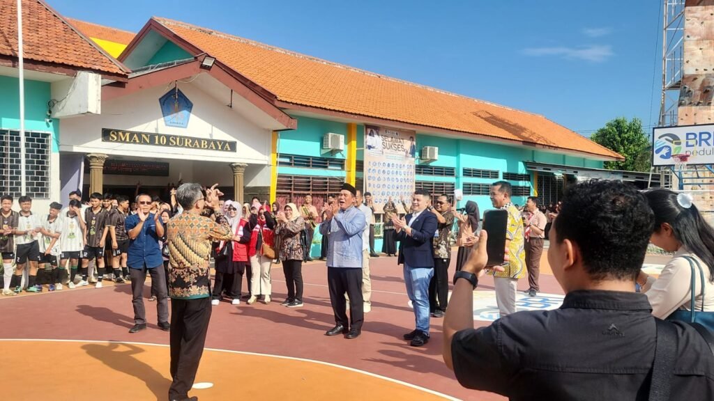 BRI Hadir untuk Pendidikan, SMAN 10 Surabaya Terima Bantuan TJSL