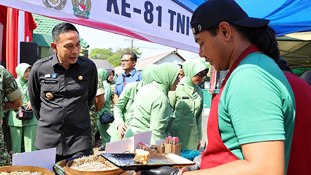 HUT ke-81 TNI, Bazar Murah di Malang Dorong Keterjangkauan Sembako dan UMKM