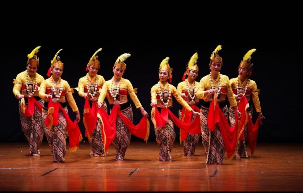 Purwakanthi Pentaskan Tujuh Tari Jawa Klasik di Taman Ismail Marzuki